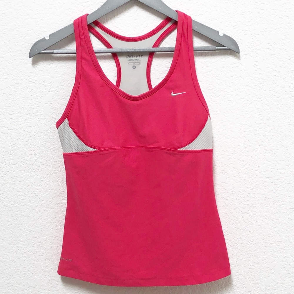 Women’s Nike athletic tank top, SZ medium, pink